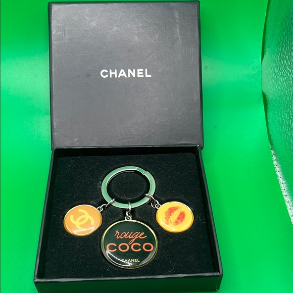 Chanel Rouge Coco Keychain - Picture 2 of 5